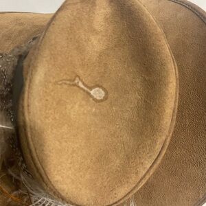 Chapeau Cowboy Vintage San Zeno En Cuir Fait Main - Modèle California Plainsman Marron Avec Plume